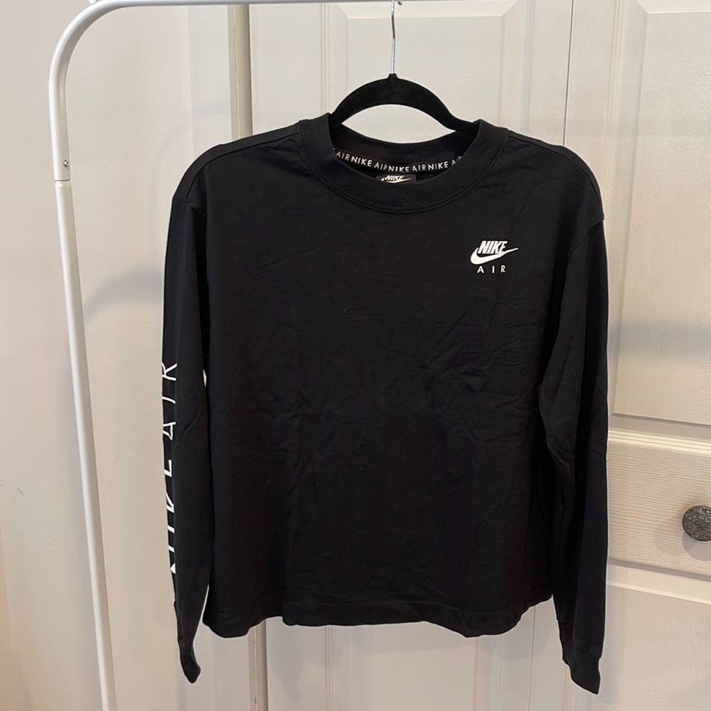Nike women’s black long sleeve shirt in size medium